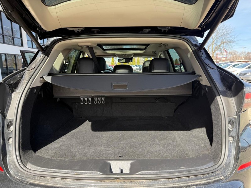 Nissan Murano Vehicle Image 14
