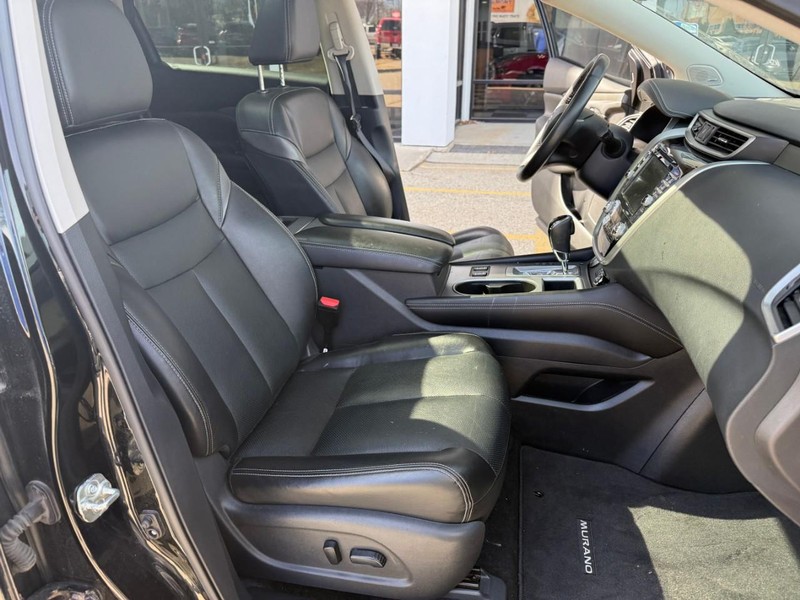 Nissan Murano Vehicle Image 18