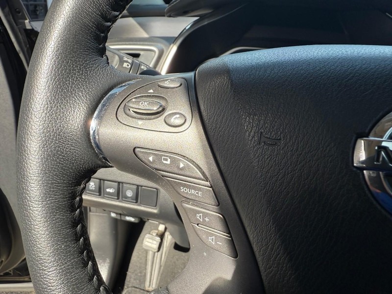 Nissan Murano Vehicle Image 23
