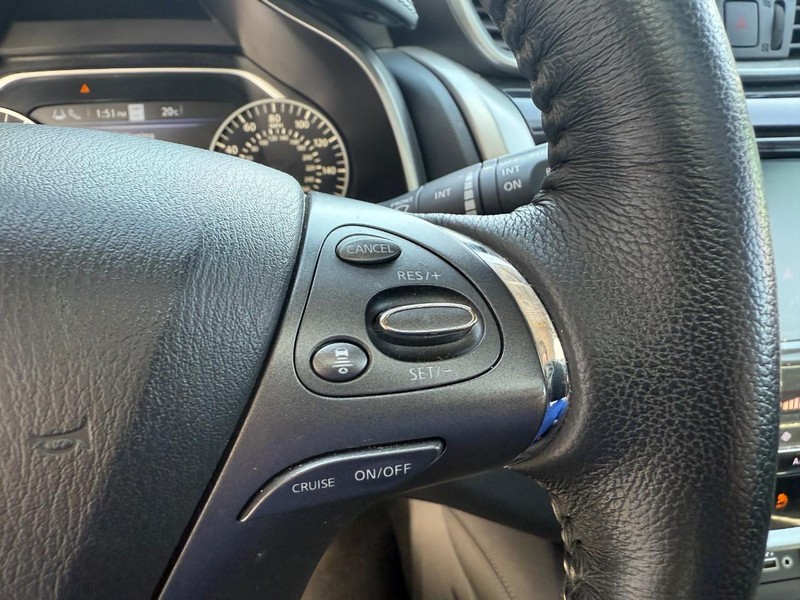 Nissan Murano Vehicle Image 24