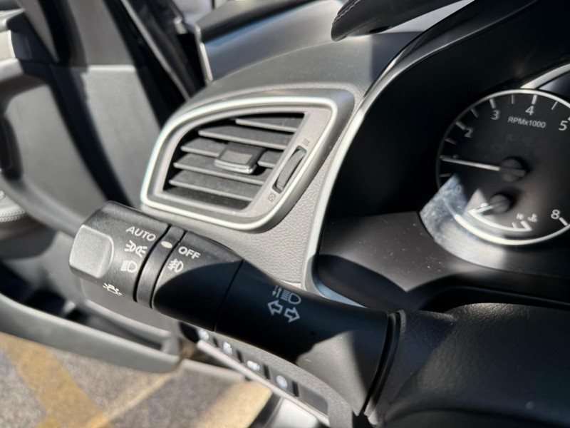 Nissan Murano Vehicle Image 25