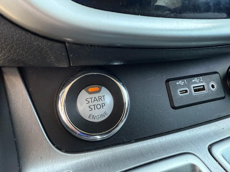 Nissan Murano Vehicle Image 30