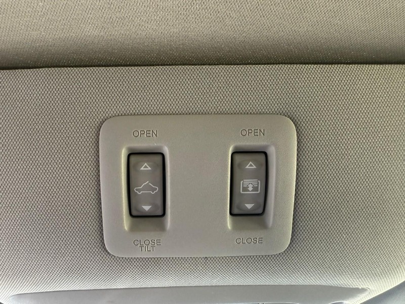 Nissan Murano Vehicle Image 33