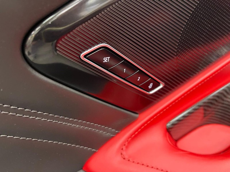 Chevrolet Corvette Vehicle Image 16