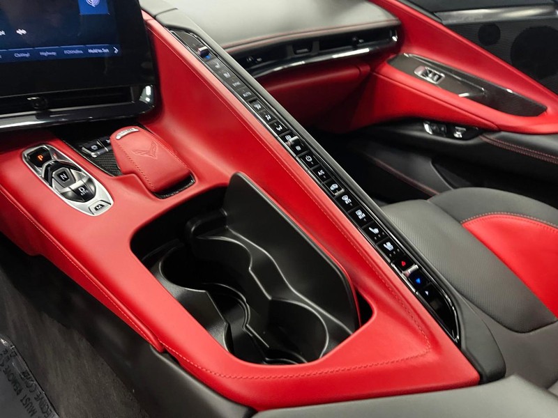 Chevrolet Corvette Vehicle Image 20