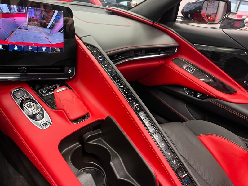 Chevrolet Corvette Vehicle Image 36