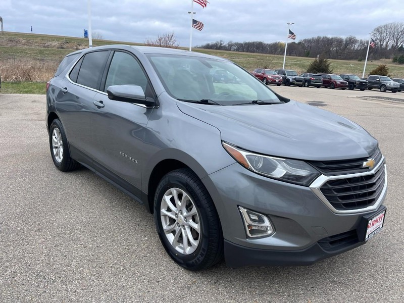 Chevrolet Equinox Vehicle Image 02