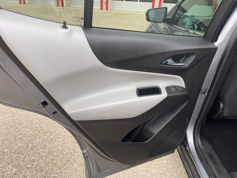 Chevrolet Equinox Vehicle Image 18