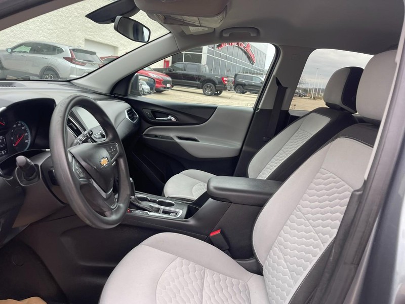 Chevrolet Equinox Vehicle Image 19