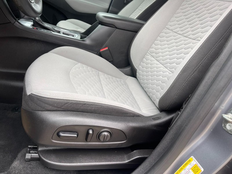 Chevrolet Equinox Vehicle Image 20