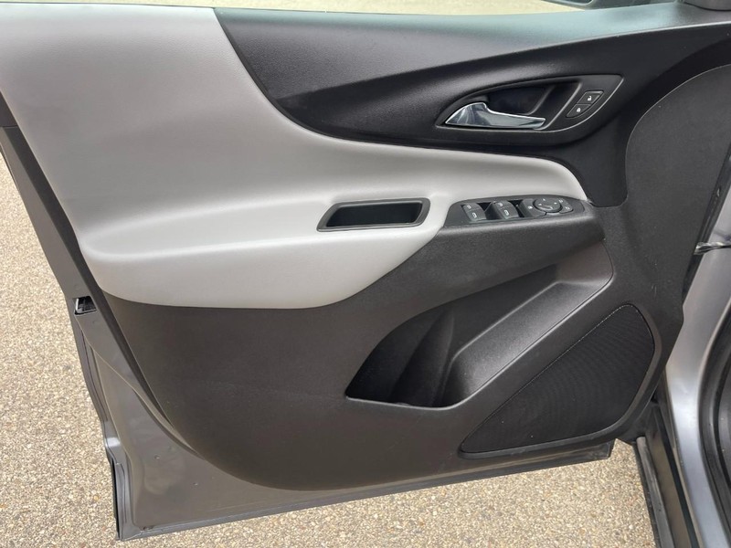 Chevrolet Equinox Vehicle Image 21