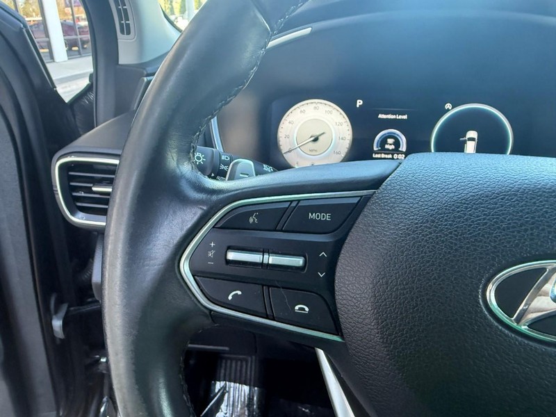 Hyundai Santa Fe Vehicle Image 21