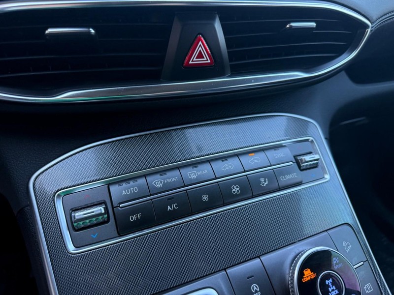 Hyundai Santa Fe Vehicle Image 26