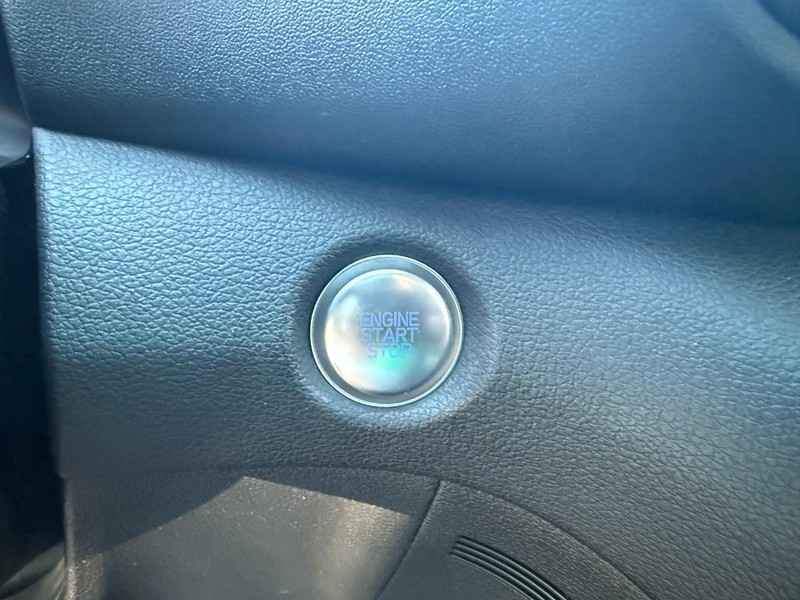 Hyundai Santa Fe Vehicle Image 31