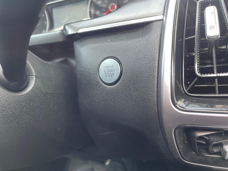 Kia Sorento Vehicle Image 27