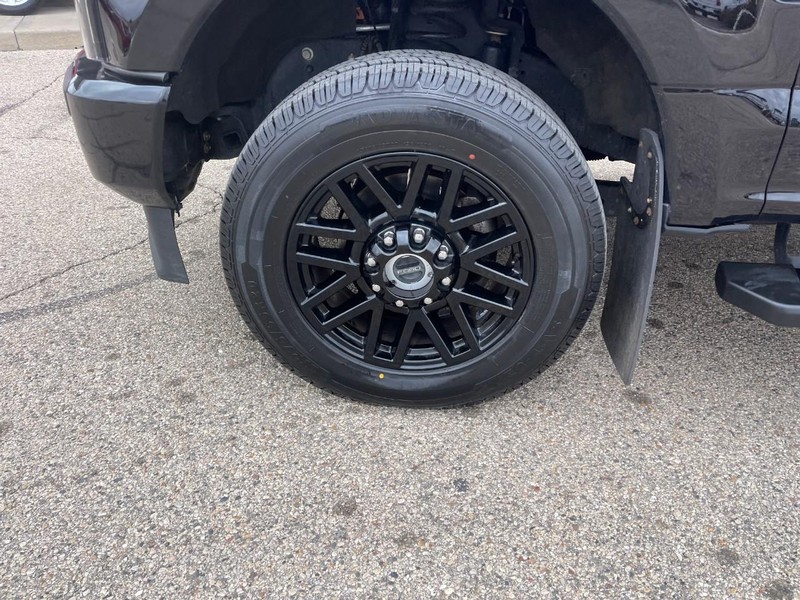 Ford Super Duty F-250 SRW Vehicle Image 06