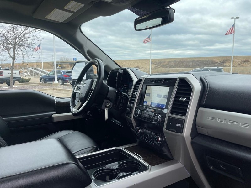 Ford Super Duty F-250 SRW Vehicle Image 24