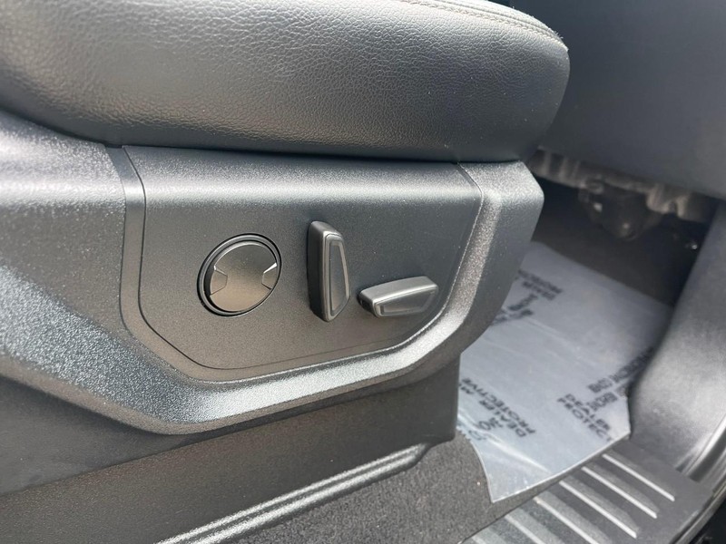 Ford Super Duty F-250 SRW Vehicle Image 26