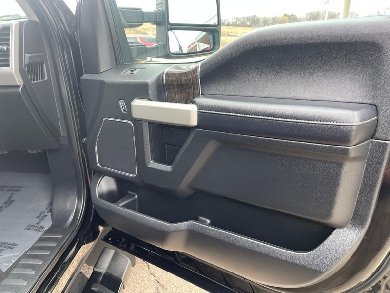Ford Super Duty F-250 SRW Vehicle Image 27
