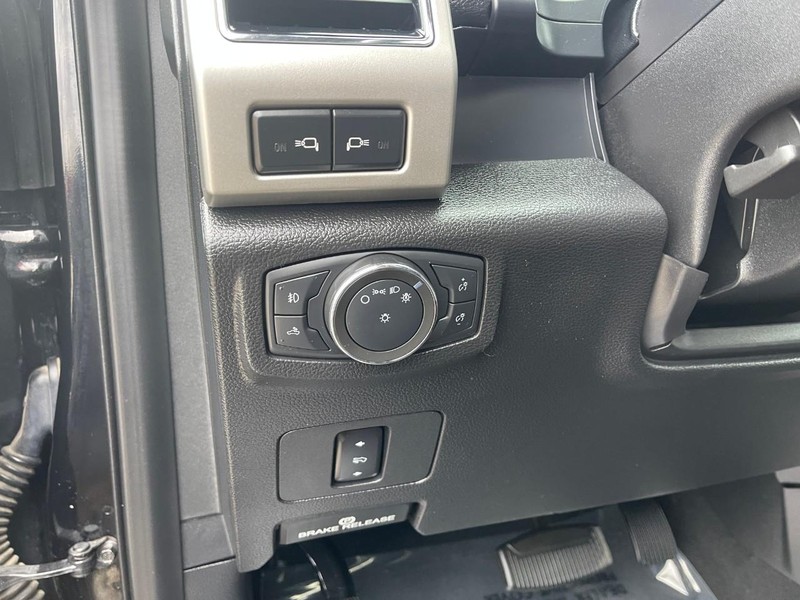 Ford Super Duty F-250 SRW Vehicle Image 40