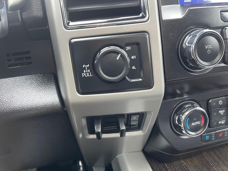 Ford Super Duty F-250 SRW Vehicle Image 46
