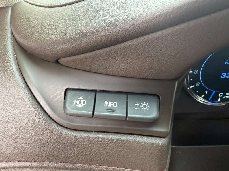 Cadillac Escalade ESV Vehicle Image 24