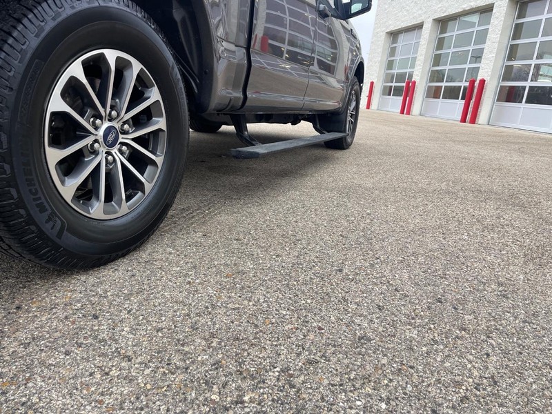 Ford F-150 Vehicle Image 11