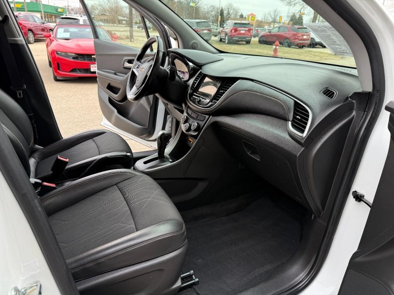 Chevrolet Trax Vehicle Image 17