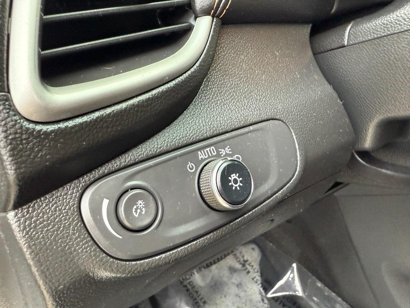 Chevrolet Trax Vehicle Image 18