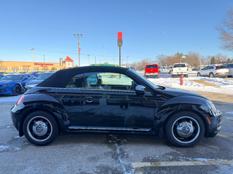 Volkswagen Beetle Convertible Vehicle Image 04