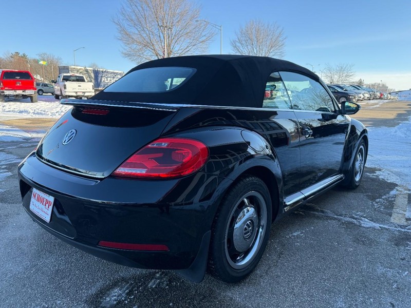 Volkswagen Beetle Convertible Vehicle Image 05