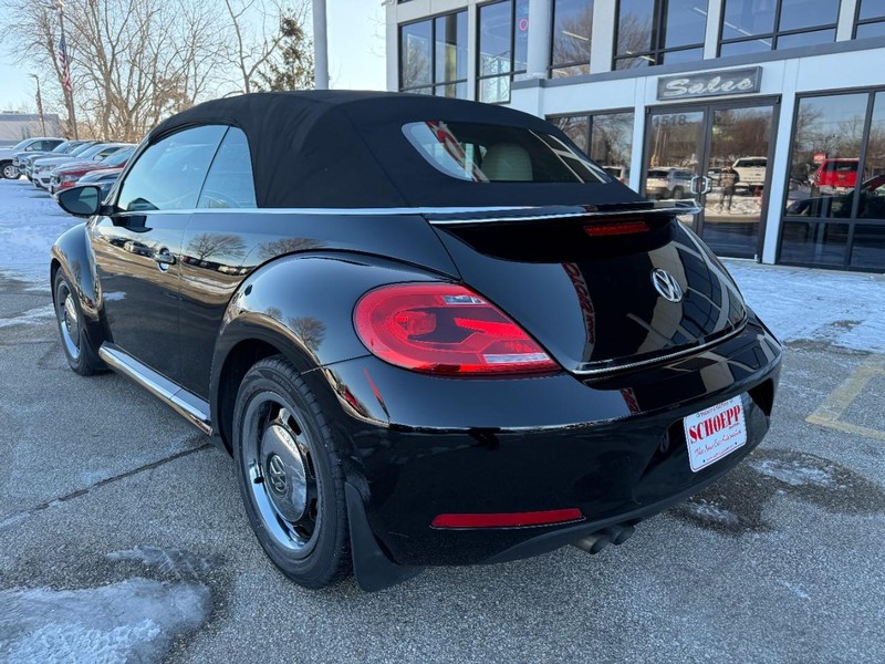 Volkswagen Beetle Convertible Vehicle Image 07