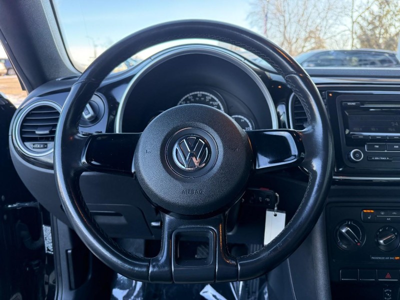 Volkswagen Beetle Convertible Vehicle Image 16