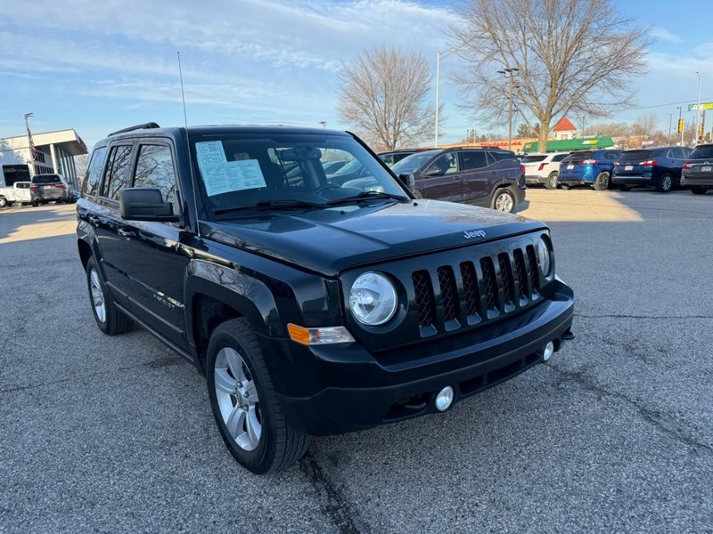 Jeep Patriot Vehicle Image 03