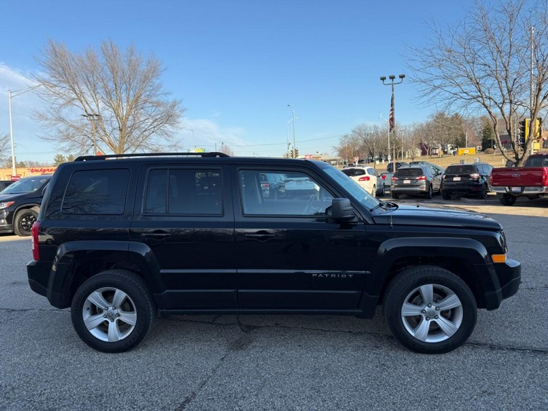 Jeep Patriot Vehicle Image 04