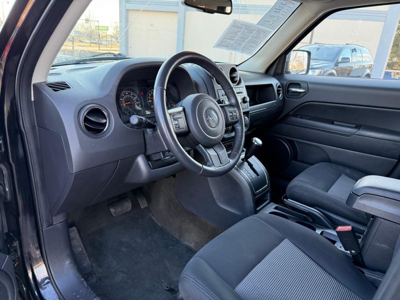 Jeep Patriot Vehicle Image 10