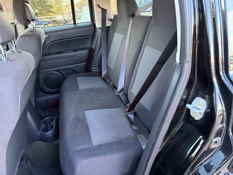Jeep Patriot Vehicle Image 11