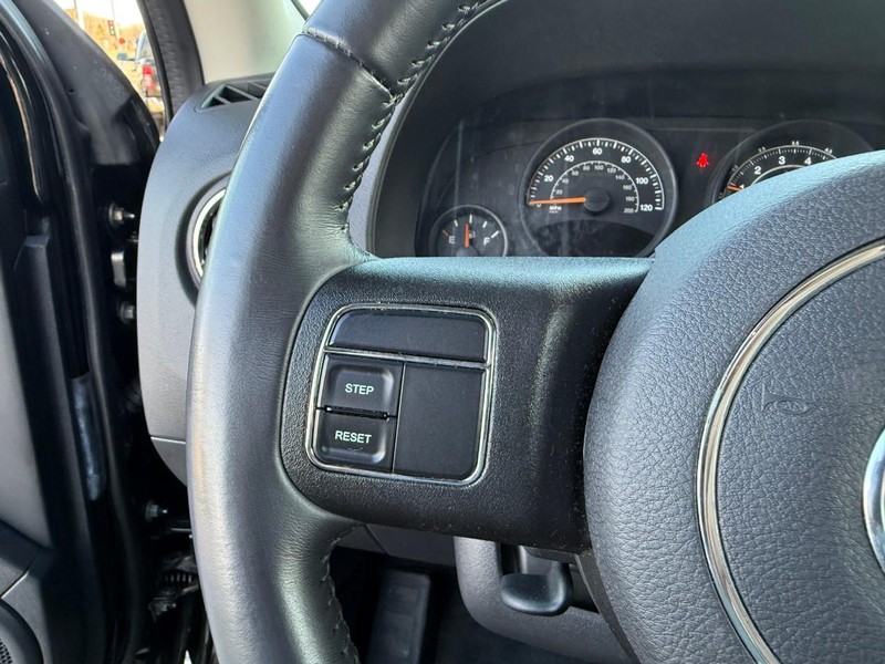 Jeep Patriot Vehicle Image 19