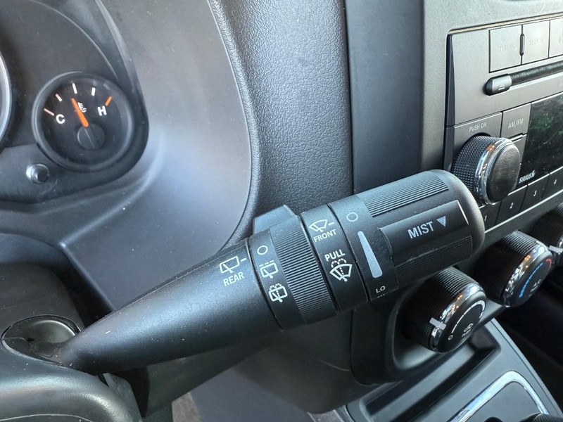 Jeep Patriot Vehicle Image 22