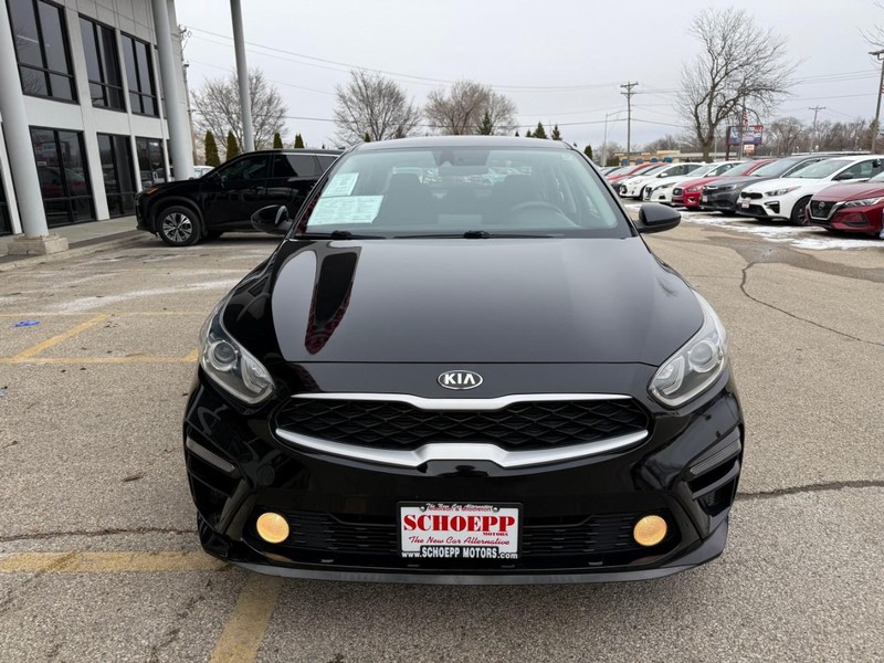 Kia Forte Vehicle Image 02