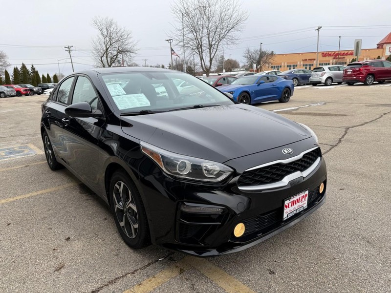 Kia Forte Vehicle Image 03