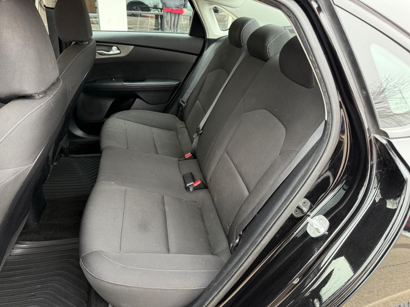 Kia Forte Vehicle Image 10