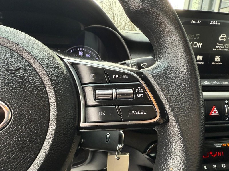 Kia Forte Vehicle Image 18