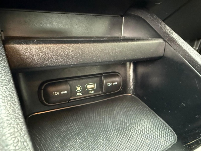 Kia Forte Vehicle Image 26