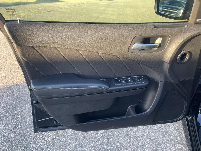 Dodge Charger Vehicle Image 18