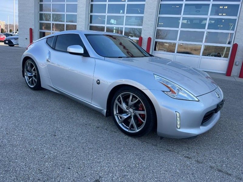 Nissan 370Z Vehicle Image 02