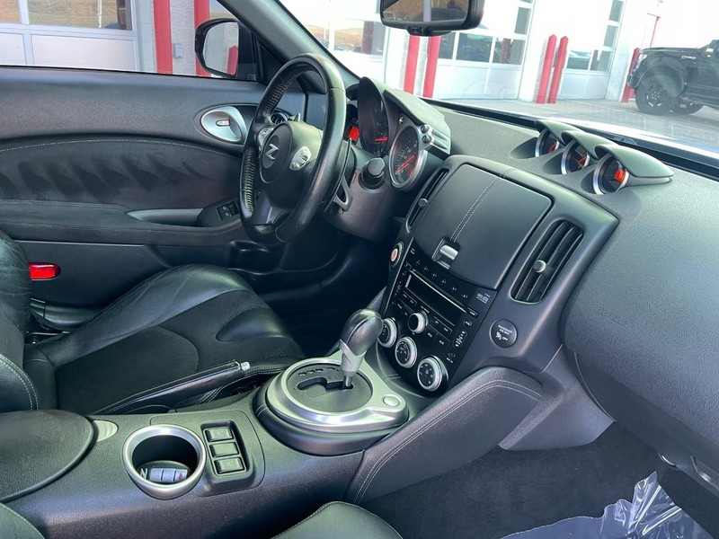 Nissan 370Z Vehicle Image 07