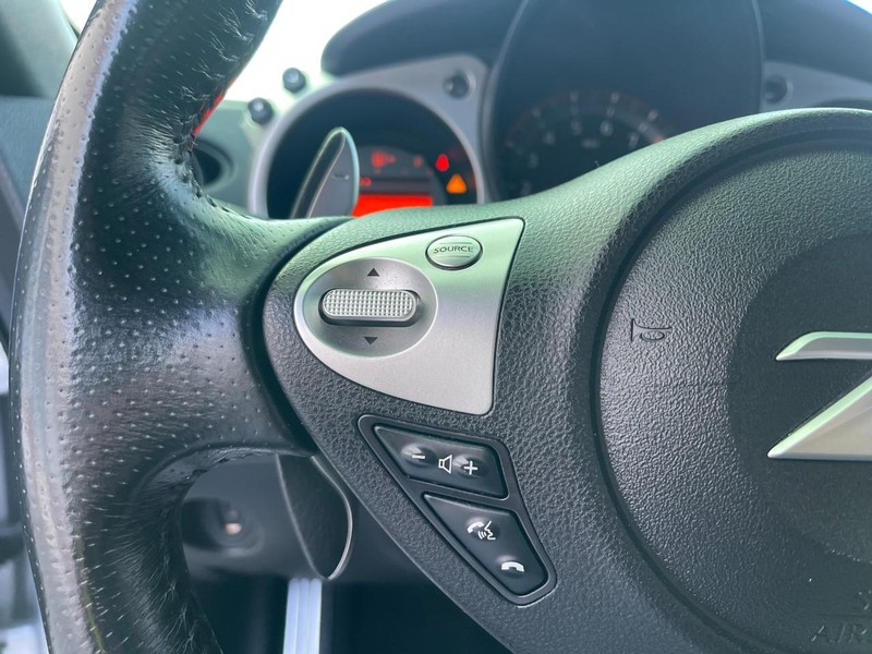 Nissan 370Z Vehicle Image 18
