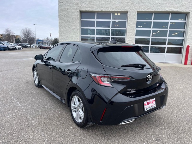Toyota Corolla Hatchback Vehicle Image 04