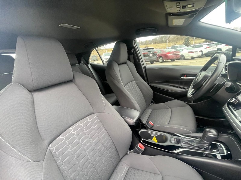 Toyota Corolla Hatchback Vehicle Image 11